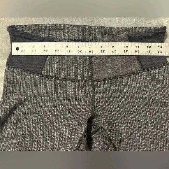 Lululemon Crop Legging Herringbone Gray and Black Size 6 - Picture 2 of 6
